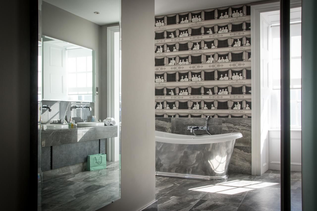 Отель Oriel House Hotel Корк