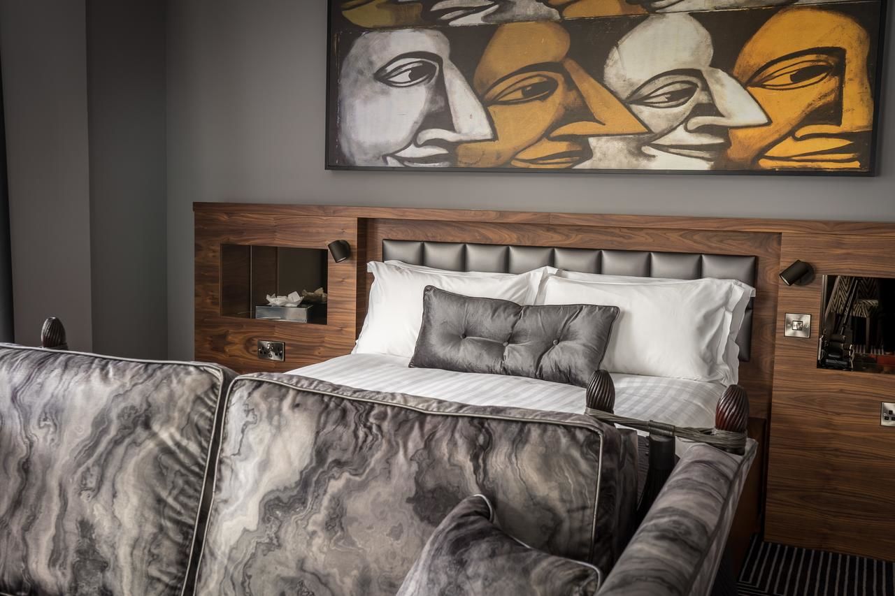 Отель Oriel House Hotel Корк